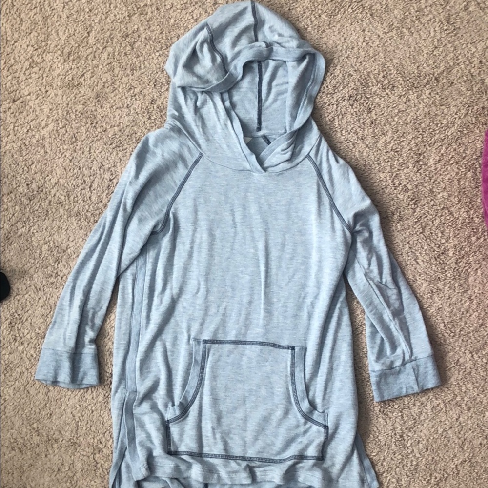 Hooded 3/4 sleeve top